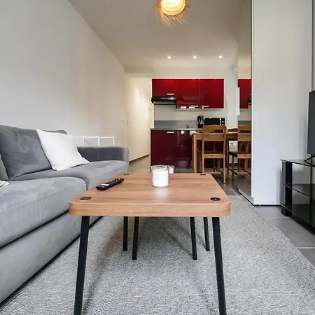 Joli 2 Pieces A La Frontiere De Monaco